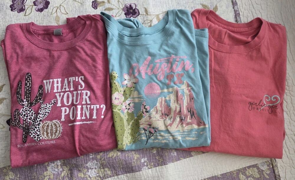 Lot of 3 Graphic Women's T-Shirts Size XXL Plus Size. B8
